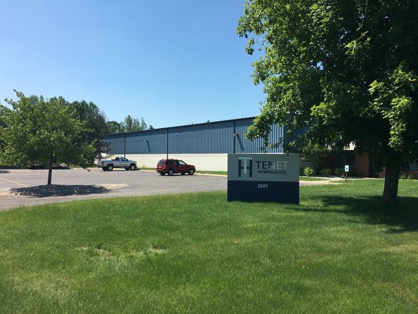 2207 Traversefield Dr, Traverse City, MI 49686